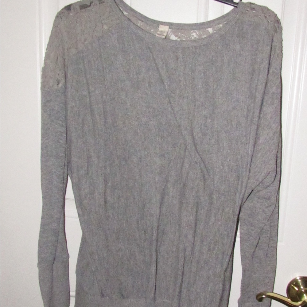 Gray tight long sleeve shirt